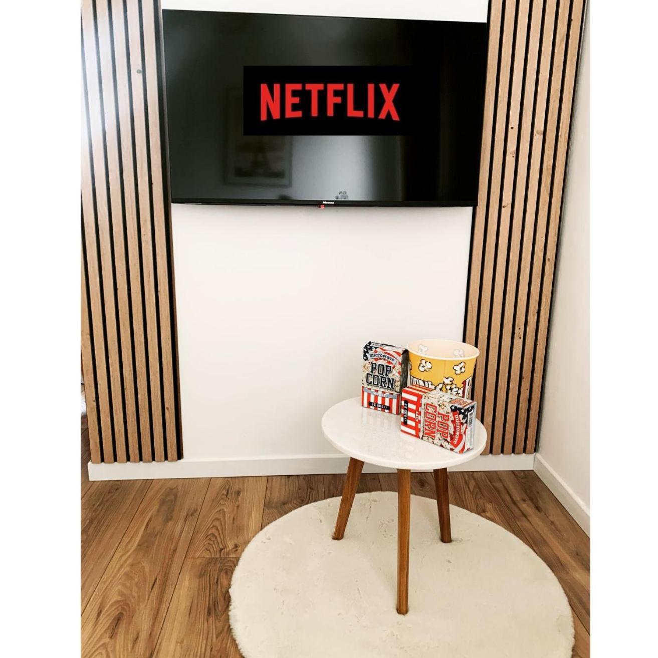 Studio Easy Check-In 8 Mins Disneyland 35 Mins Paris Free Starbucks Coffee Parking Wifi 뷰씨 쎙 죠흐쥬 외부 사진