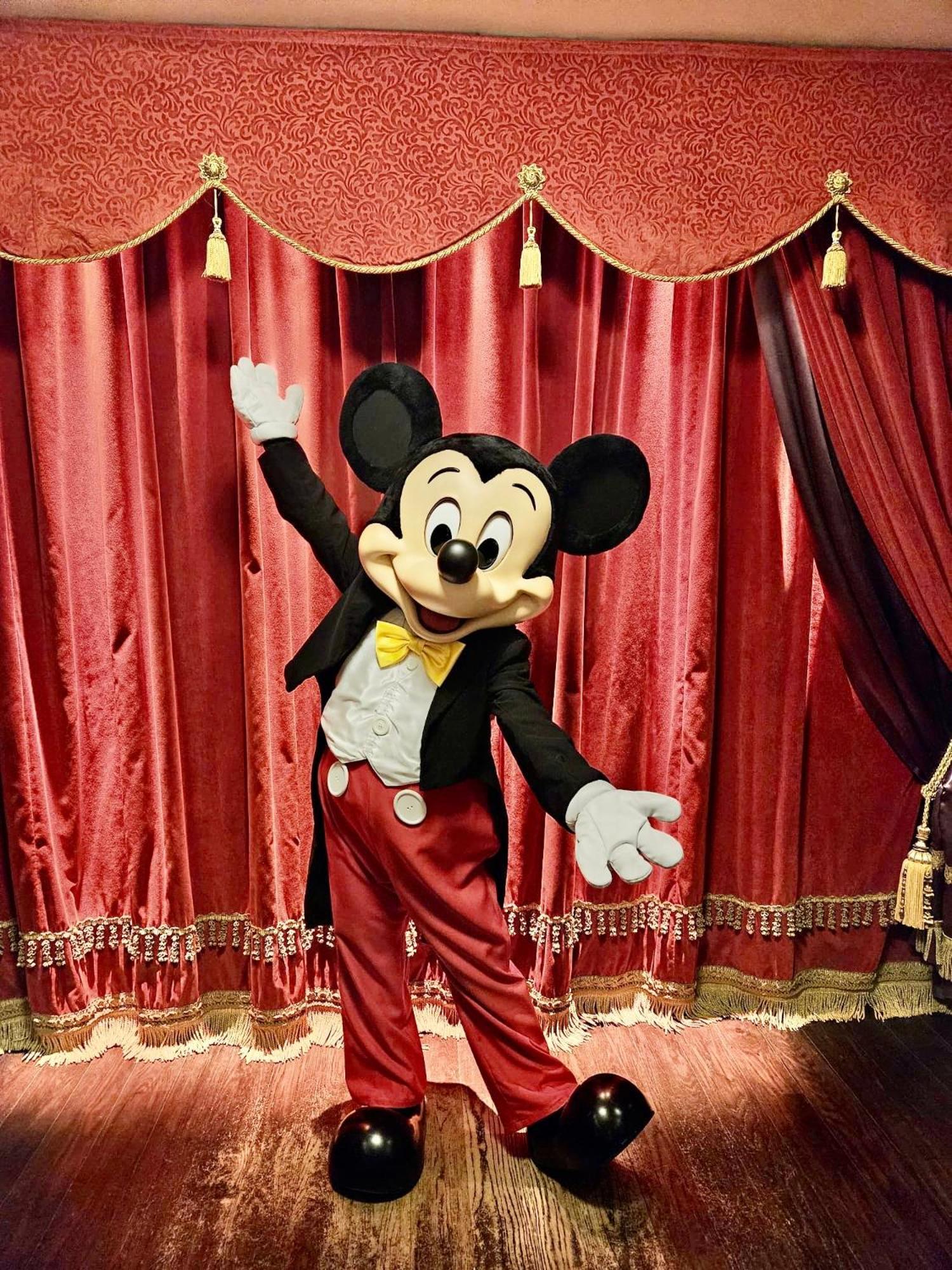Studio Easy Check-In 8 Mins Disneyland 35 Mins Paris Free Starbucks Coffee Parking Wifi 뷰씨 쎙 죠흐쥬 외부 사진